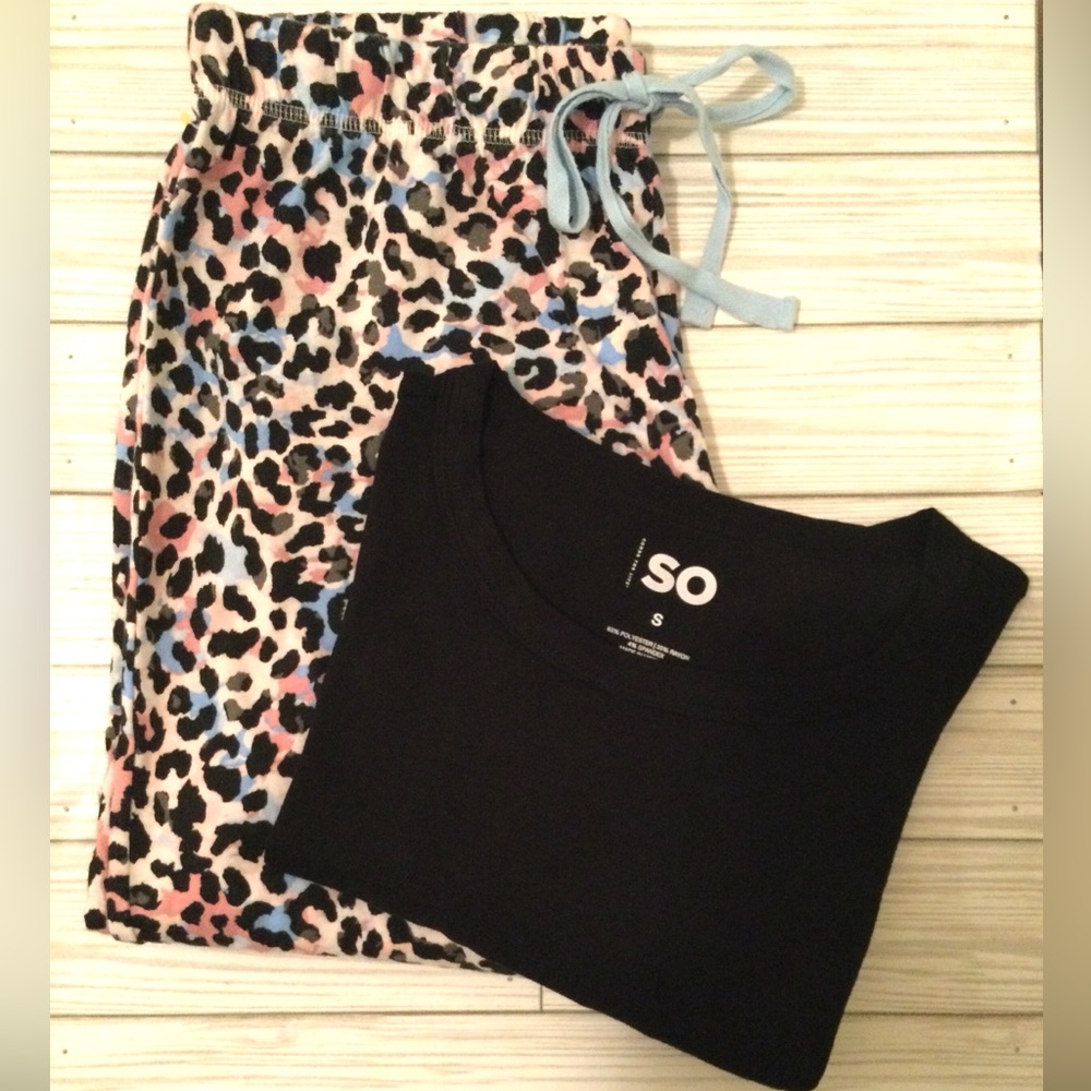 SO Black T-Shirt and Leopard Print Pajama Bundle - Picture 2 of 9